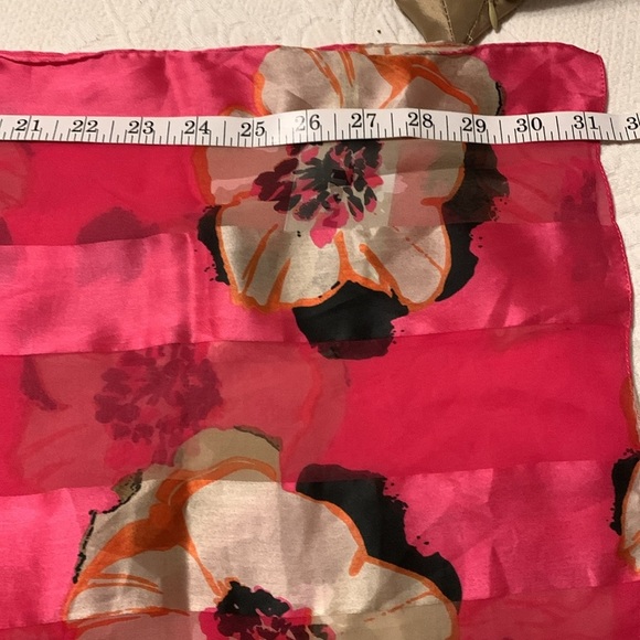 NWT hot pink scarf - Picture 5 of 5